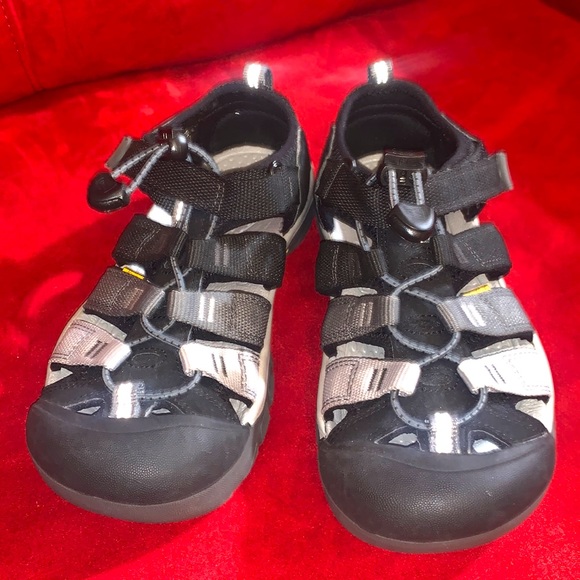 KEEN Sandals BIG KIDS' NEWPORT H2 Water Shoes - Picture 1 of 8